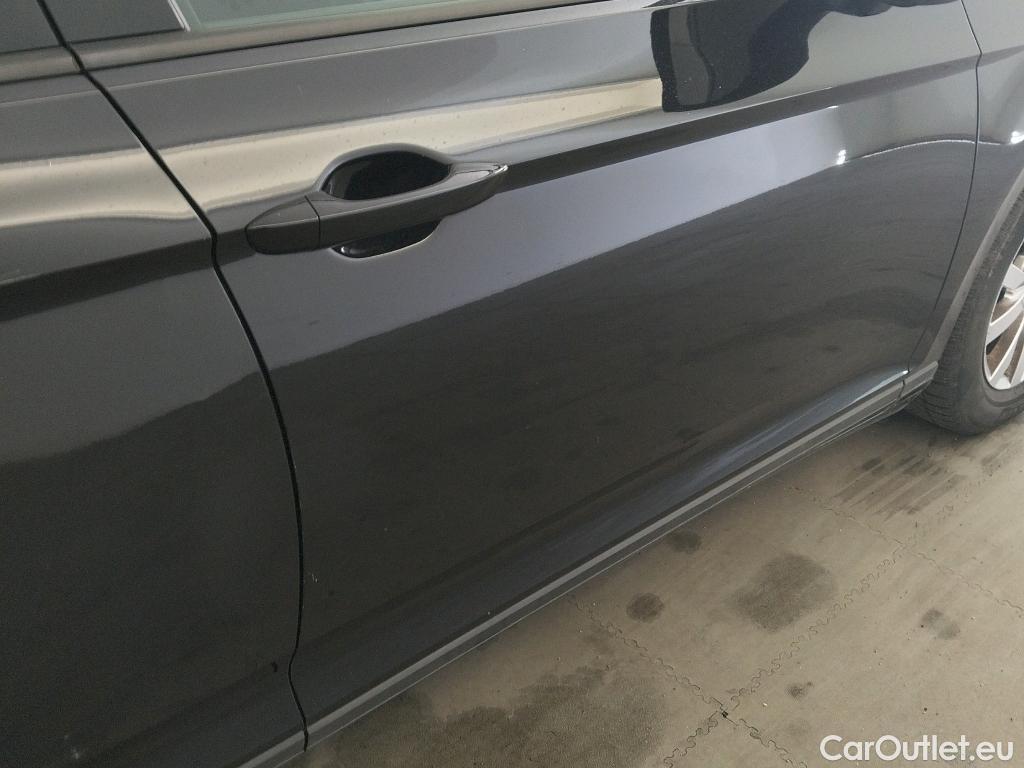  Volkswagen  Passat VOLKSWAGEN  / 2019 / 4P / sedán Business 2.0 TDI 90kW (122CV) DSG #27