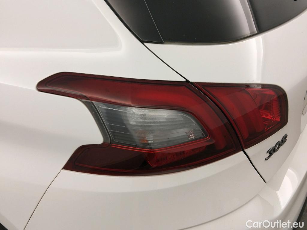  Peugeot  308 PEUGEOT  / 2017 / 5P / berlina con portón 5P Style BlueHDi 100 S&S 6 Vel. MAN #5