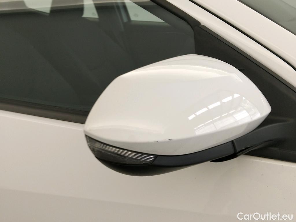  Toyota  Yaris TOYOTA  / 2020 / 5P / berlina con portón 1.5 120H Business Plus #22