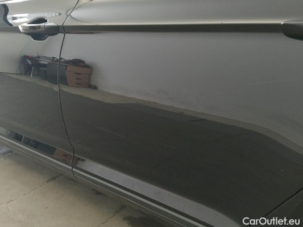  Volkswagen  Passat VOLKSWAGEN  / 2019 / 4P / sedán Business 2.0 TDI 90kW (122CV) DSG #11