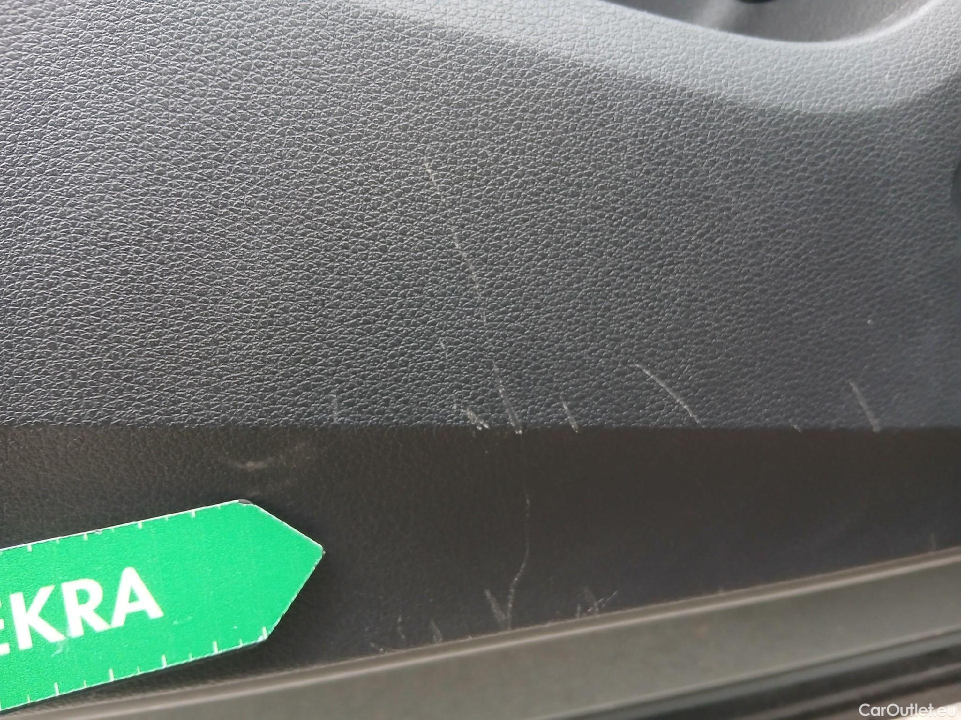  Audi  Q2 AUDI  / 2016 / 5P / todoterreno Design 30 TFSI 85kW (116CV) #26