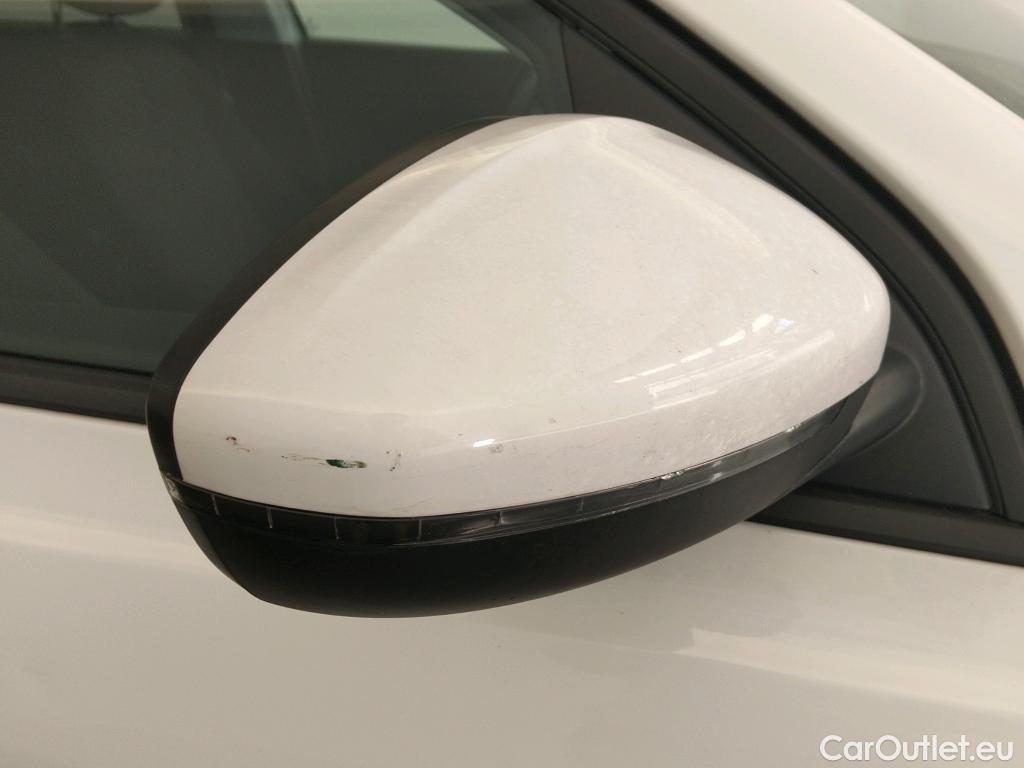  Peugeot  308 PEUGEOT  / 2017 / 5P / berlina con portón 5P Style BlueHDi 100 S&S 6 Vel. MAN #19