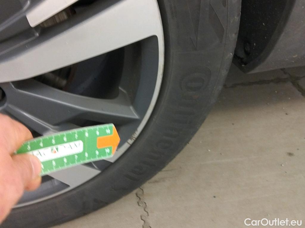  Peugeot  3008 PEUGEOT  / 2020 / 5P / todoterreno 1.5 BlueHDi 96kW S&S Allure Pack EAT8 #14