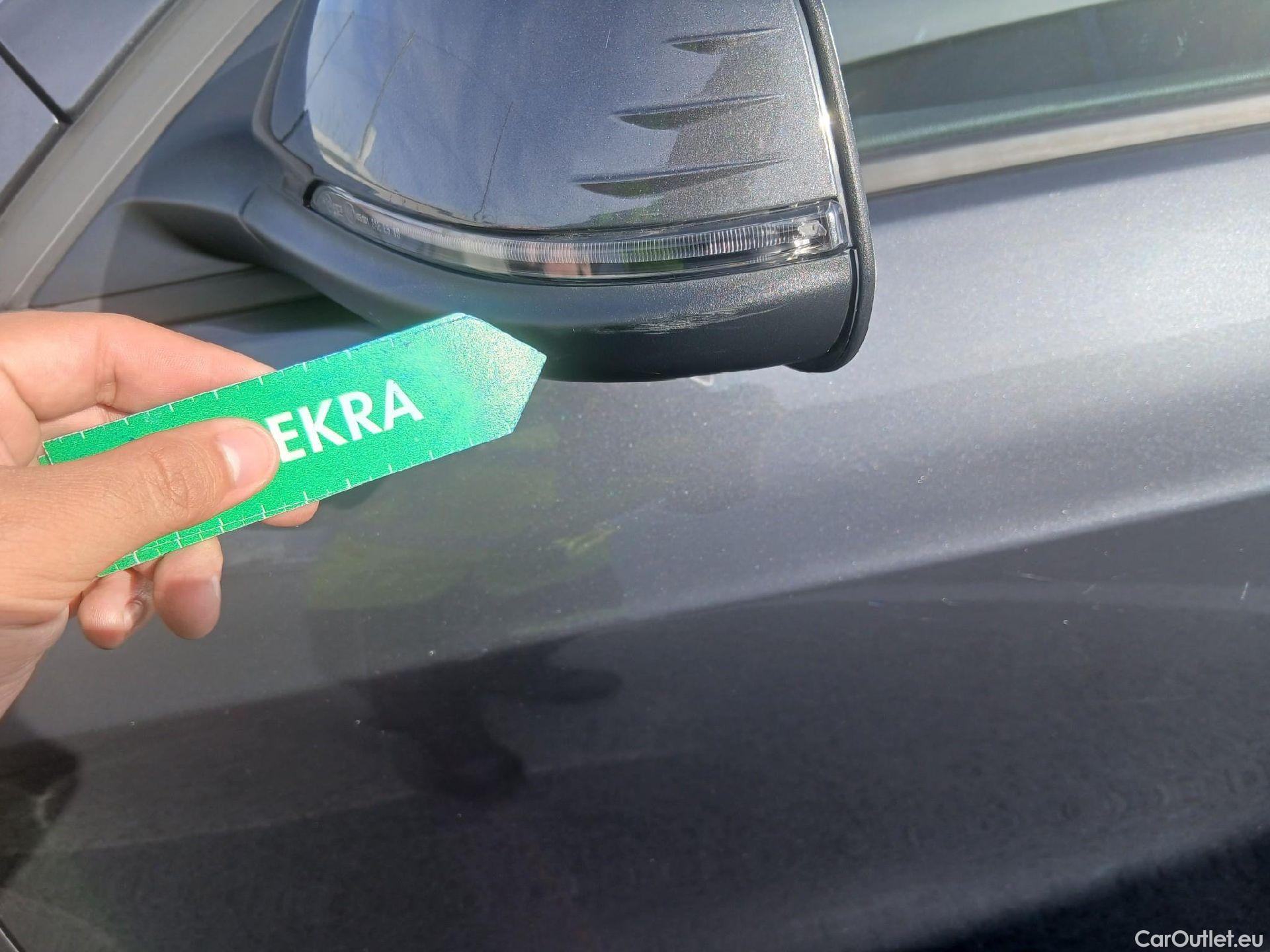  Bmw  Serie 1 BMW  / 2019 / 5P / berlina con portón 118i #15