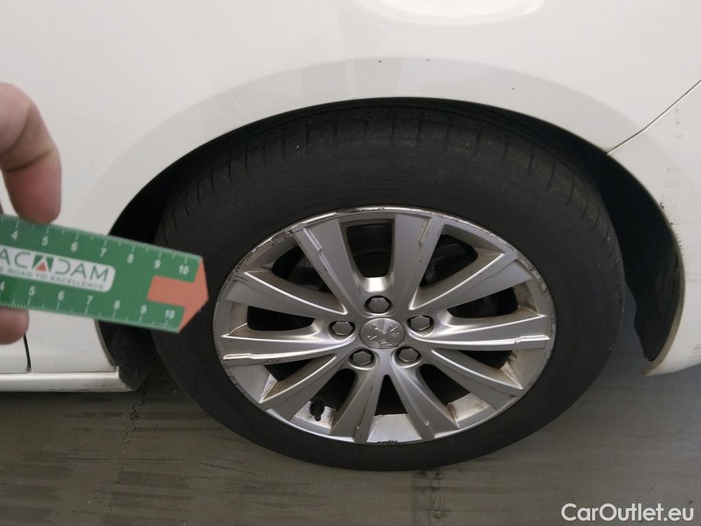  Peugeot  308 PEUGEOT  / 2017 / 5P / berlina con portón 5P Style BlueHDi 100 S&S 6 Vel. MAN #12