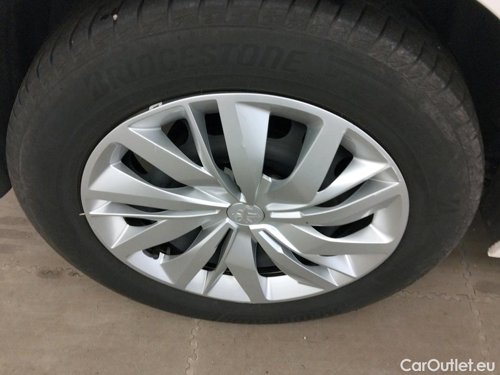  Peugeot  208 PEUGEOT  / 2019 / 5P / berlina con portón PureTech 55kW (75CV) Active #28