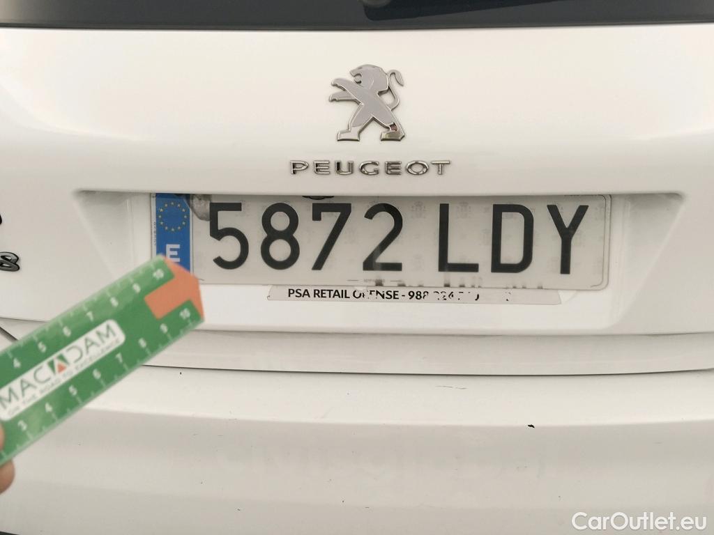  Peugeot  308 PEUGEOT  / 2017 / 5P / berlina con portón 5P Style BlueHDi 100 S&S 6 Vel. MAN #16