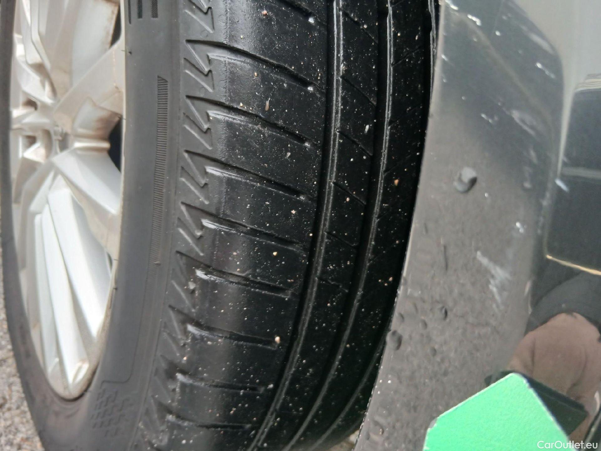  Audi  Q2 AUDI  / 2016 / 5P / todoterreno Design 30 TFSI 85kW (116CV) #56