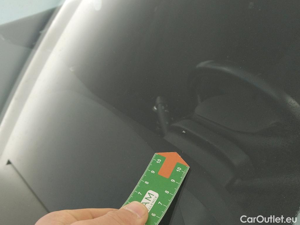  Peugeot  308 PEUGEOT  / 2017 / 5P / berlina con portón 5P Style BlueHDi 100 S&S 6 Vel. MAN #2