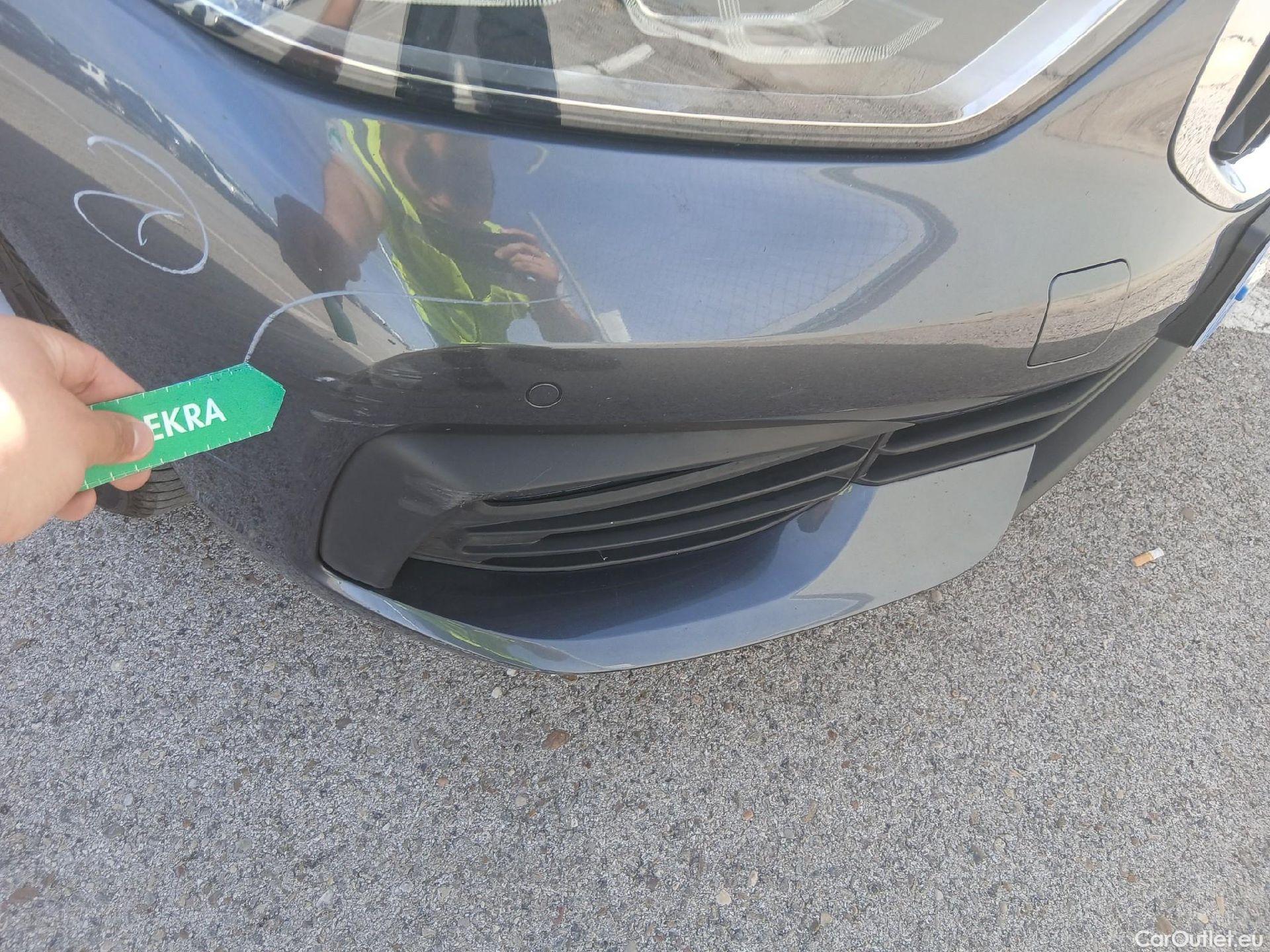  Bmw  Serie 1 BMW  / 2019 / 5P / berlina con portón 118i #6