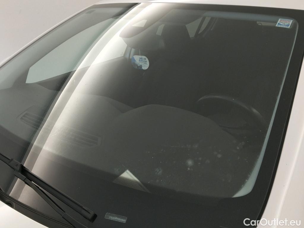  Peugeot  308 PEUGEOT  / 2017 / 5P / berlina con portón 5P Style BlueHDi 100 S&S 6 Vel. MAN #1