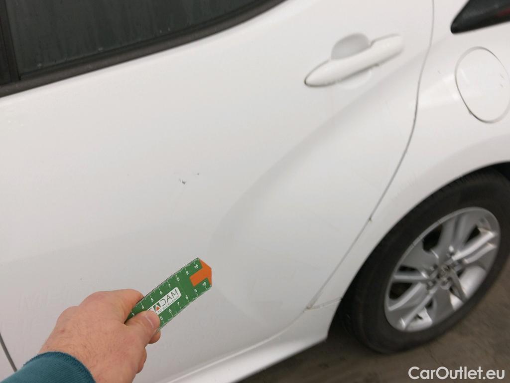  Toyota  Yaris TOYOTA  / 2020 / 5P / berlina con portón 1.5 120H Business Plus #8