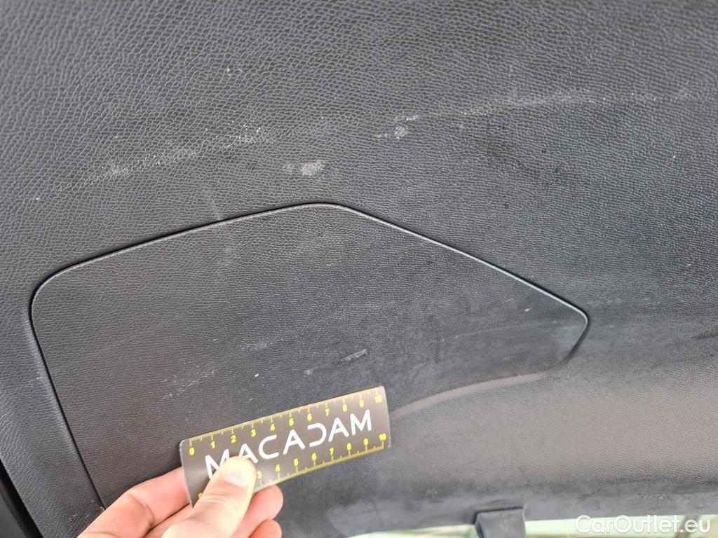  DS  DS7 DS DS 7 Crossback / 2017 / 5P / SUV BlueHDi 130 Auto PERFORMANCE Line + #7