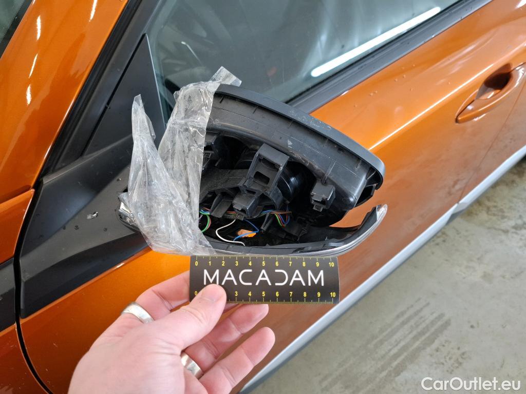  Peugeot  2008  Allure Business 1.2 PureTech 130CV BVA8 E6d #17