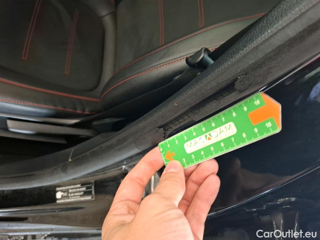  Mercedes  A-Klasse MERCEDES-BENZ Classe A Compact / 2018 / 5P / Berline A 180 d AMG Line 8G-DCT #24