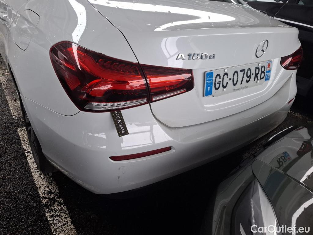  Mercedes  A-Klasse MERCEDES-BENZ Classe A Berline / 2018 / 4P / Berline A 180 d Style Line #37