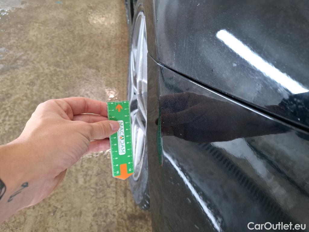  Mercedes  A-Klasse MERCEDES-BENZ Classe A Compact / 2018 / 5P / Berline A 180 d AMG Line 8G-DCT #2