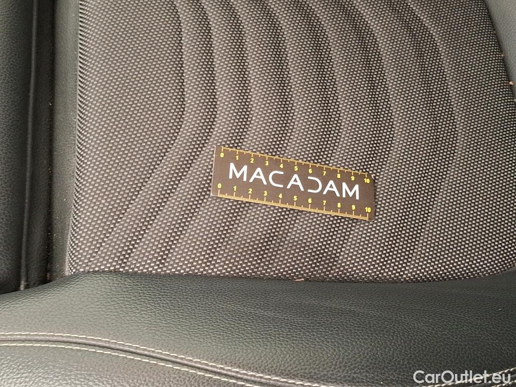  Mercedes  A-Klasse MERCEDES-BENZ Classe A Berline / 2018 / 4P / Berline A 180 d Style Line #26