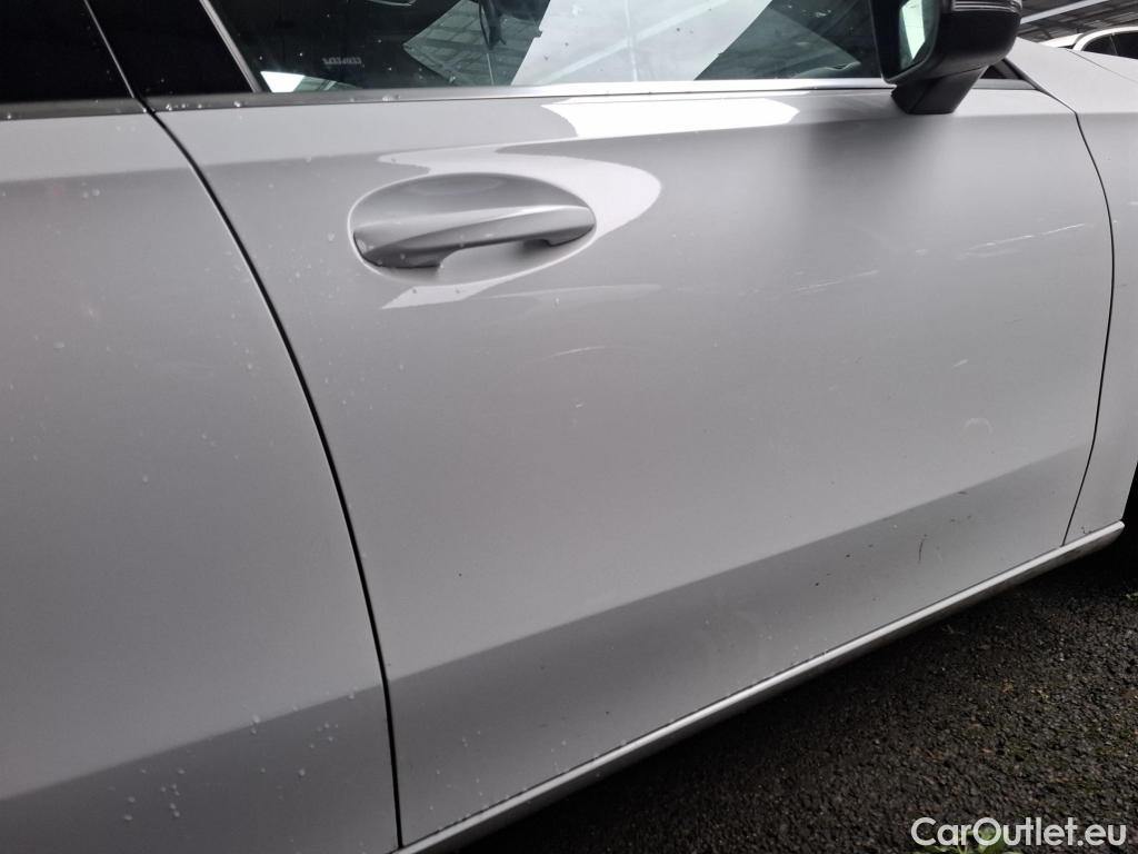  Mercedes  A-Klasse MERCEDES-BENZ Classe A Berline / 2018 / 4P / Berline A 180 d Style Line #31