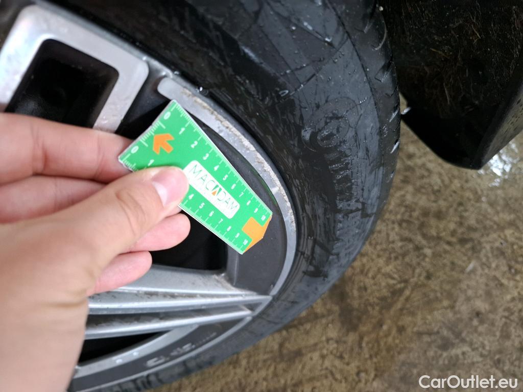  Mercedes  A-Klasse MERCEDES-BENZ Classe A Compact / 2018 / 5P / Berline A 180 d AMG Line 8G-DCT #14