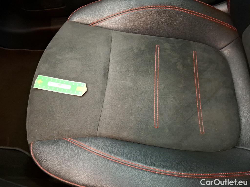  Mercedes  A-Klasse MERCEDES-BENZ Classe A Compact / 2018 / 5P / Berline A 180 d AMG Line 8G-DCT #28