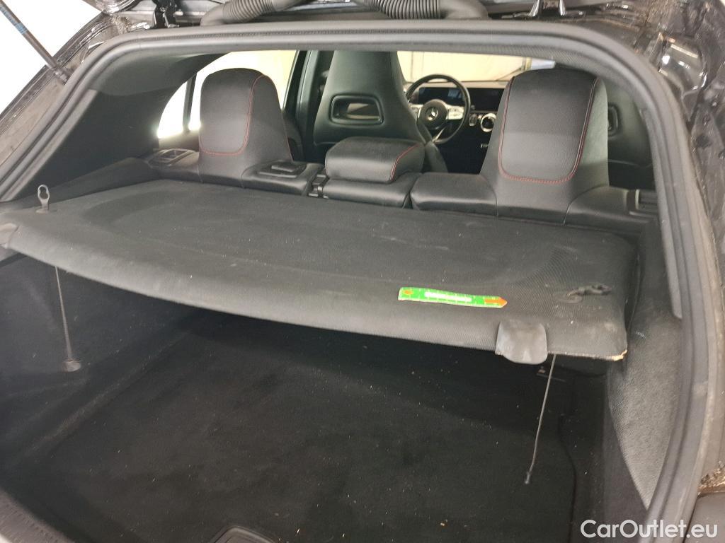  Mercedes  A-Klasse MERCEDES-BENZ Classe A Compact / 2018 / 5P / Berline A 180 d AMG Line 8G-DCT #25