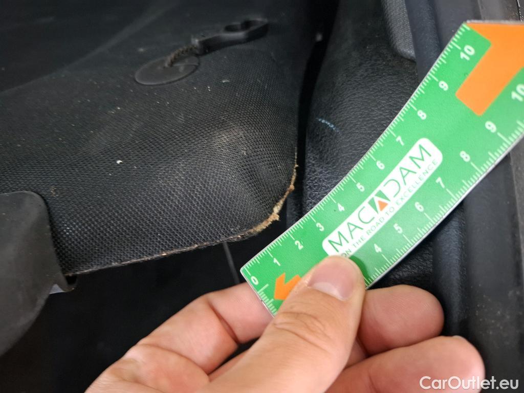  Mercedes  A-Klasse MERCEDES-BENZ Classe A Compact / 2018 / 5P / Berline A 180 d AMG Line 8G-DCT #27