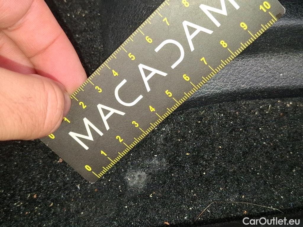  Mercedes  A-Klasse MERCEDES-BENZ Classe A Berline / 2018 / 4P / Berline A 180 d Style Line #19