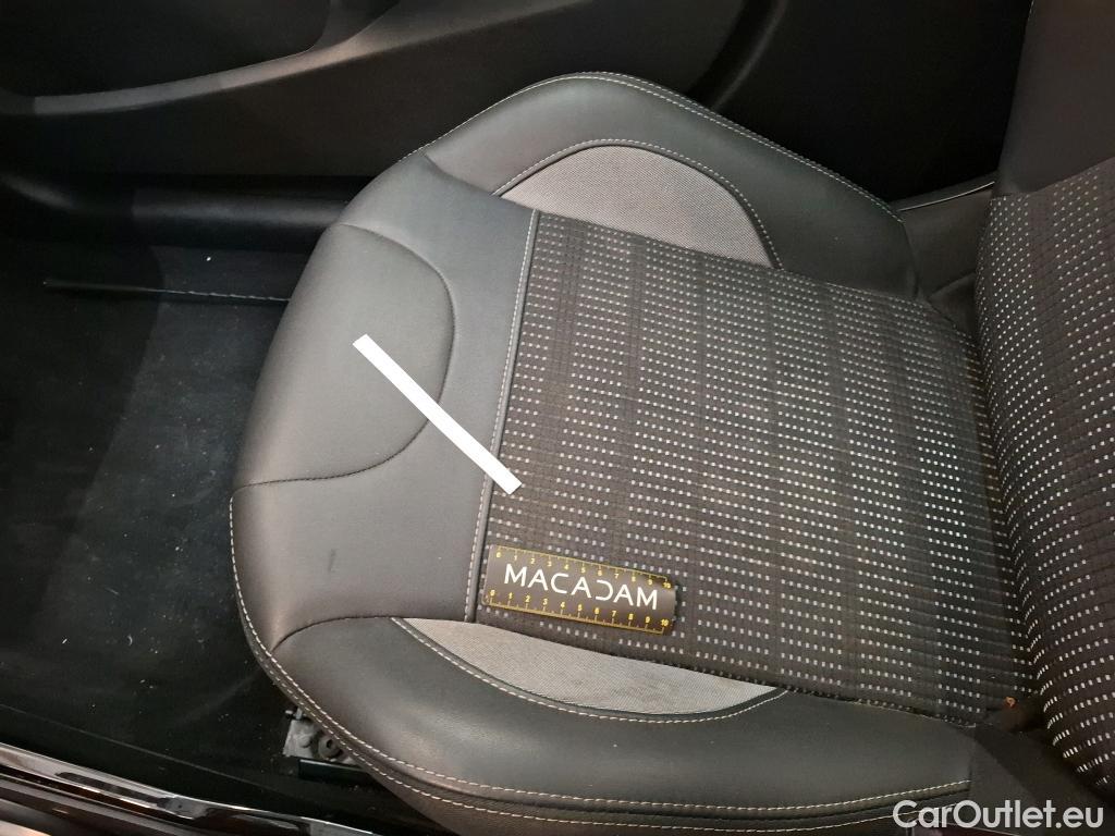  Peugeot  2008  Allure 1.2 PureTech 110CV BVA6 E6 #37