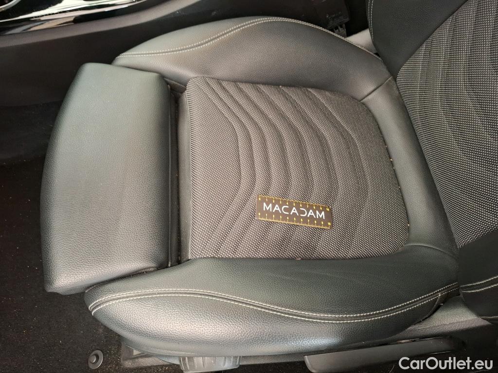  Mercedes  A-Klasse MERCEDES-BENZ Classe A Berline / 2018 / 4P / Berline A 180 d Style Line #25