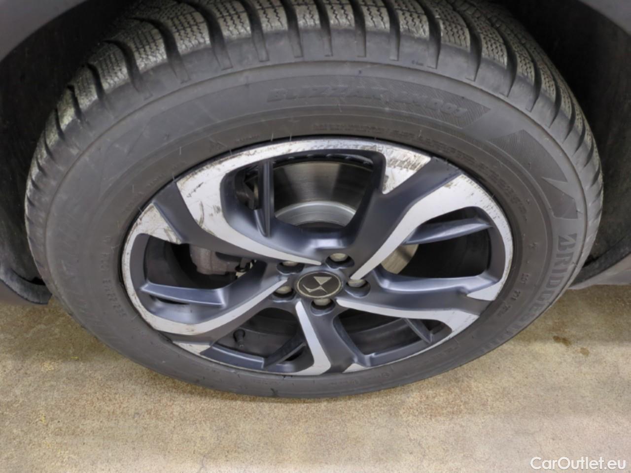  DS  DS7 DS DS 7 Crossback 5p SUV BlueHDi 130 Manuel Executive #6