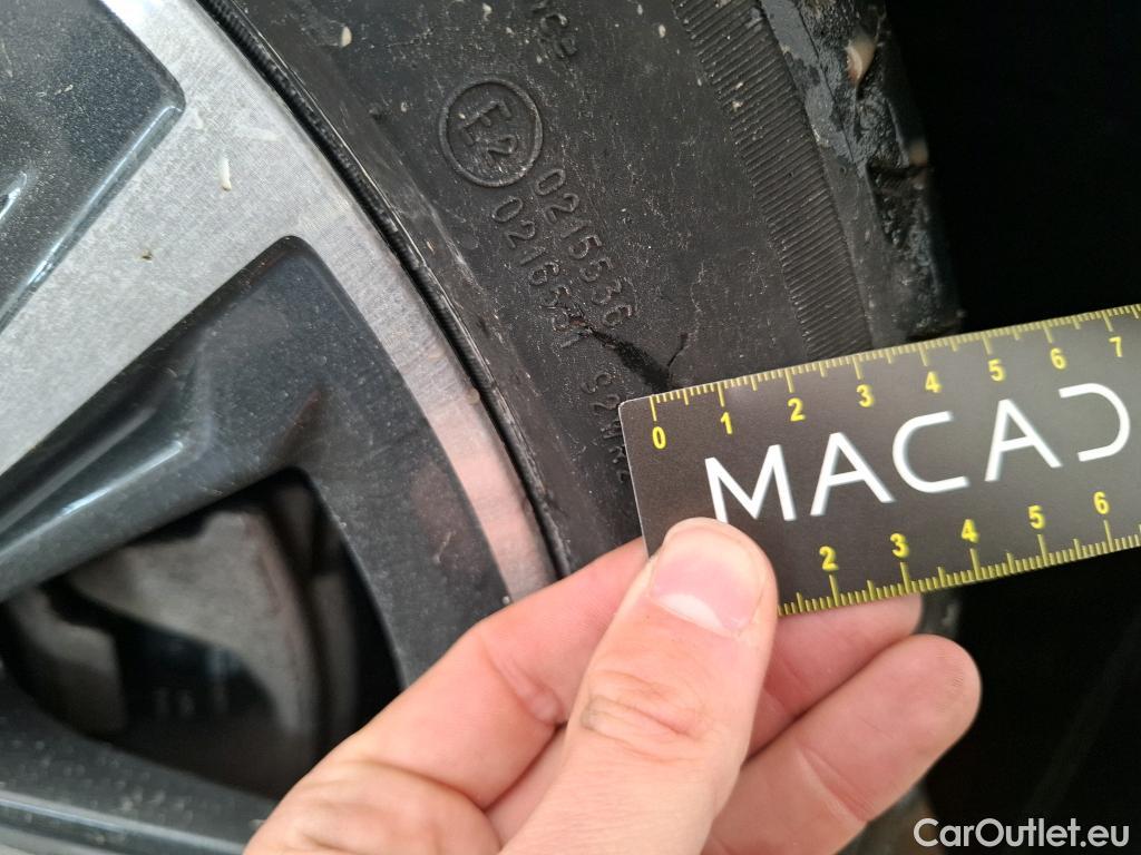  Bmw  Serie 1 BMW Série 1 / 2019 / 5P / Berline 116i DKG7 Business Design #9