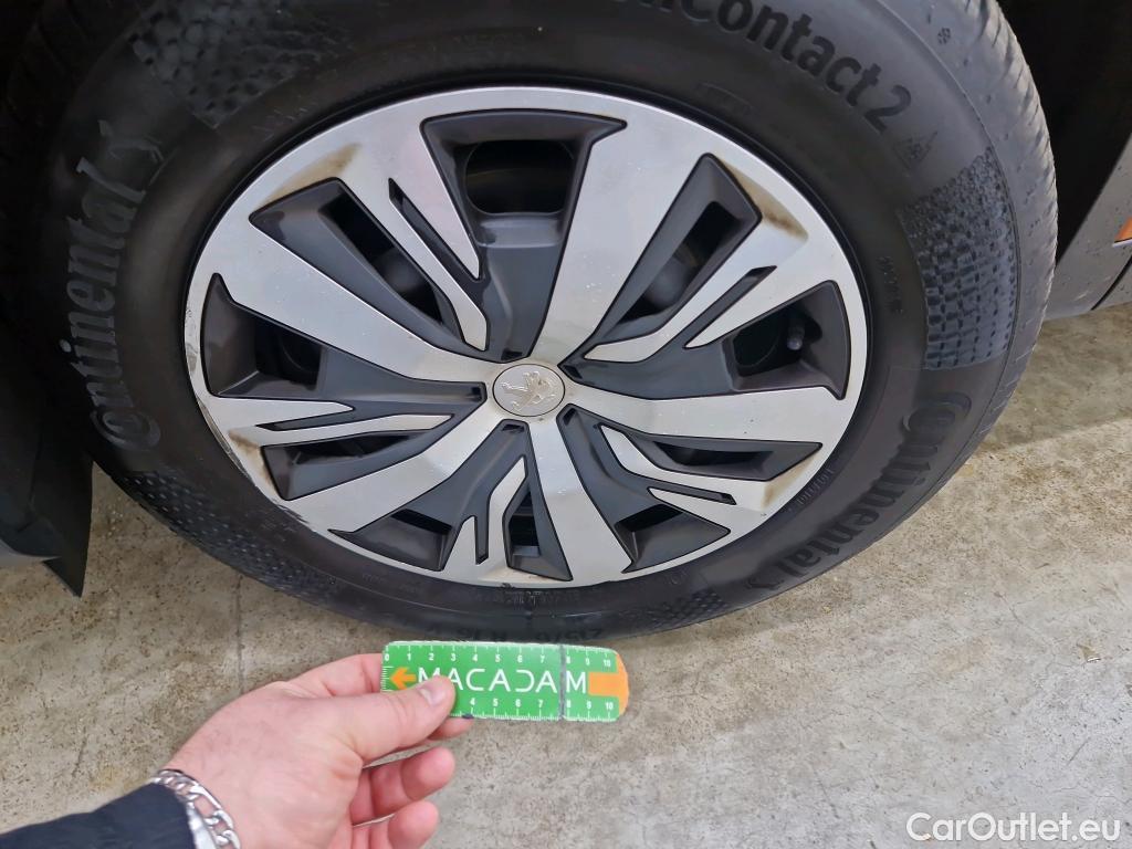  Peugeot  2008  Active Business 1.5 HDi 100CV BVM6 E6d #18