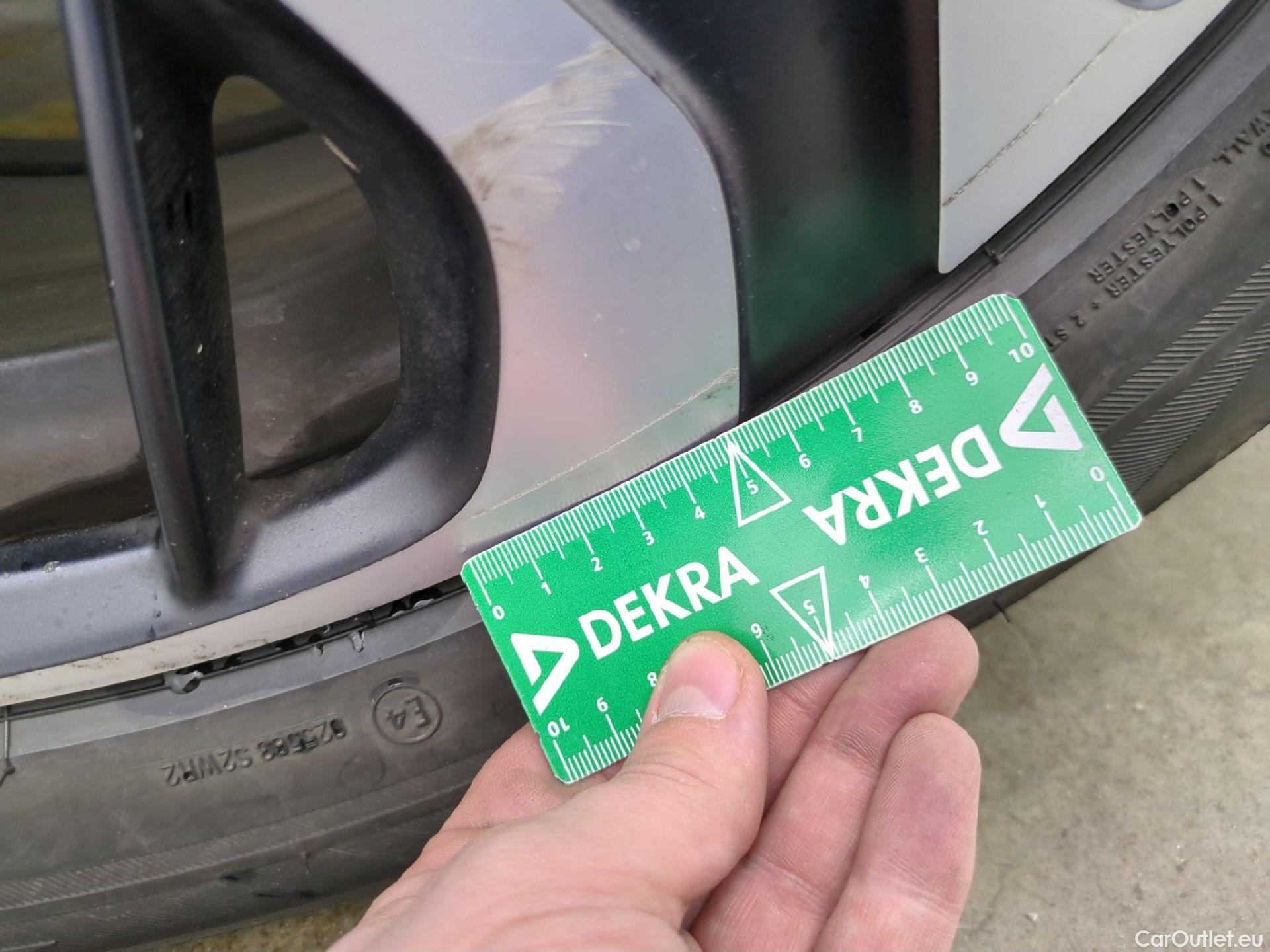  DS  DS7 DS DS 7 Crossback 5p SUV BlueHDi 130 Manuel Executive #19