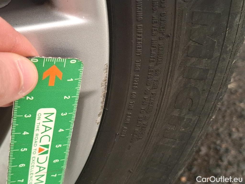  Toyota  Corolla TOYOTA  / 2018 / 5P / Berline Hybride 122h Dynamic Business Stage Acad #17