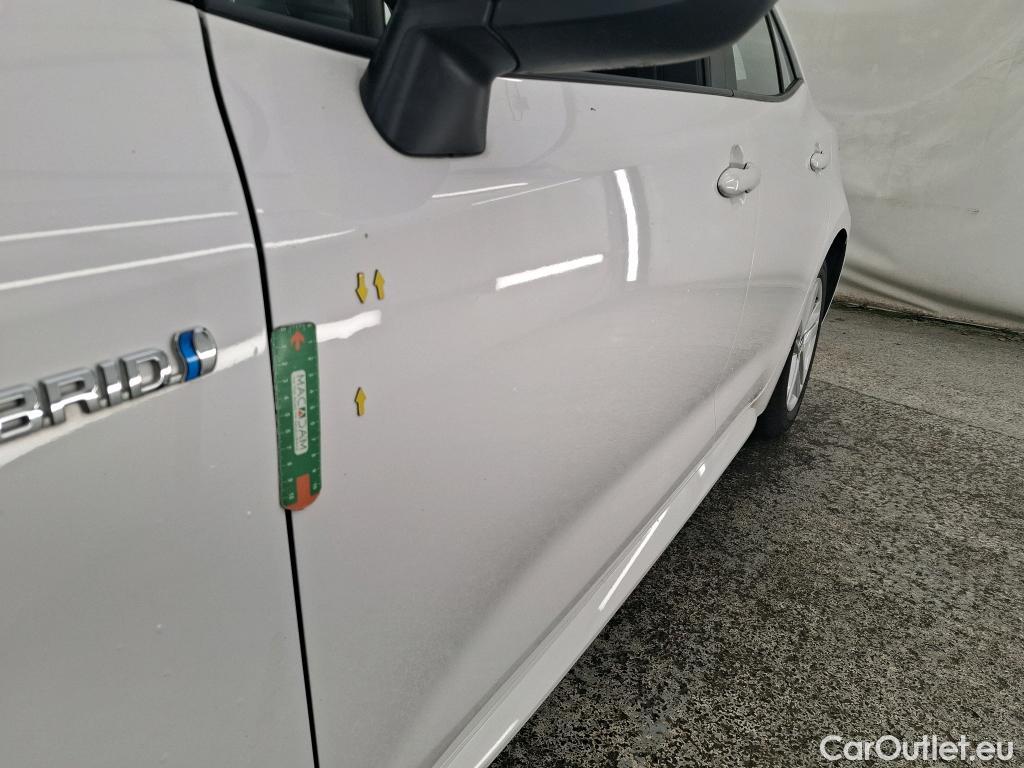  Toyota  Corolla TOYOTA  / 2018 / 5P / Berline Hybride 122h Dynamic Business Stage Acad #1