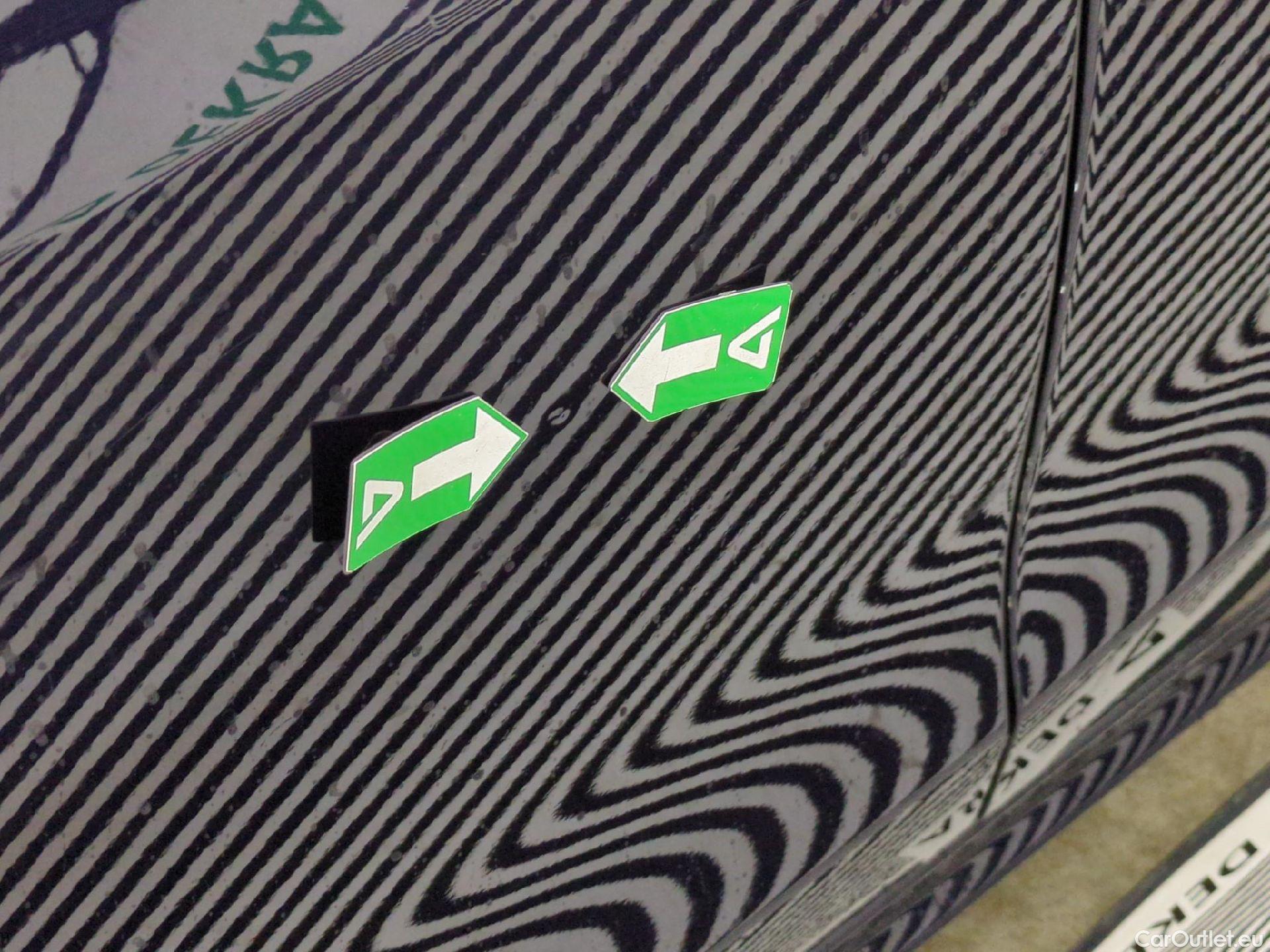  Peugeot  508 PEUGEOT  SW / 2018 / 5P / Break HYBRID 225 E-EAT8 GT #43