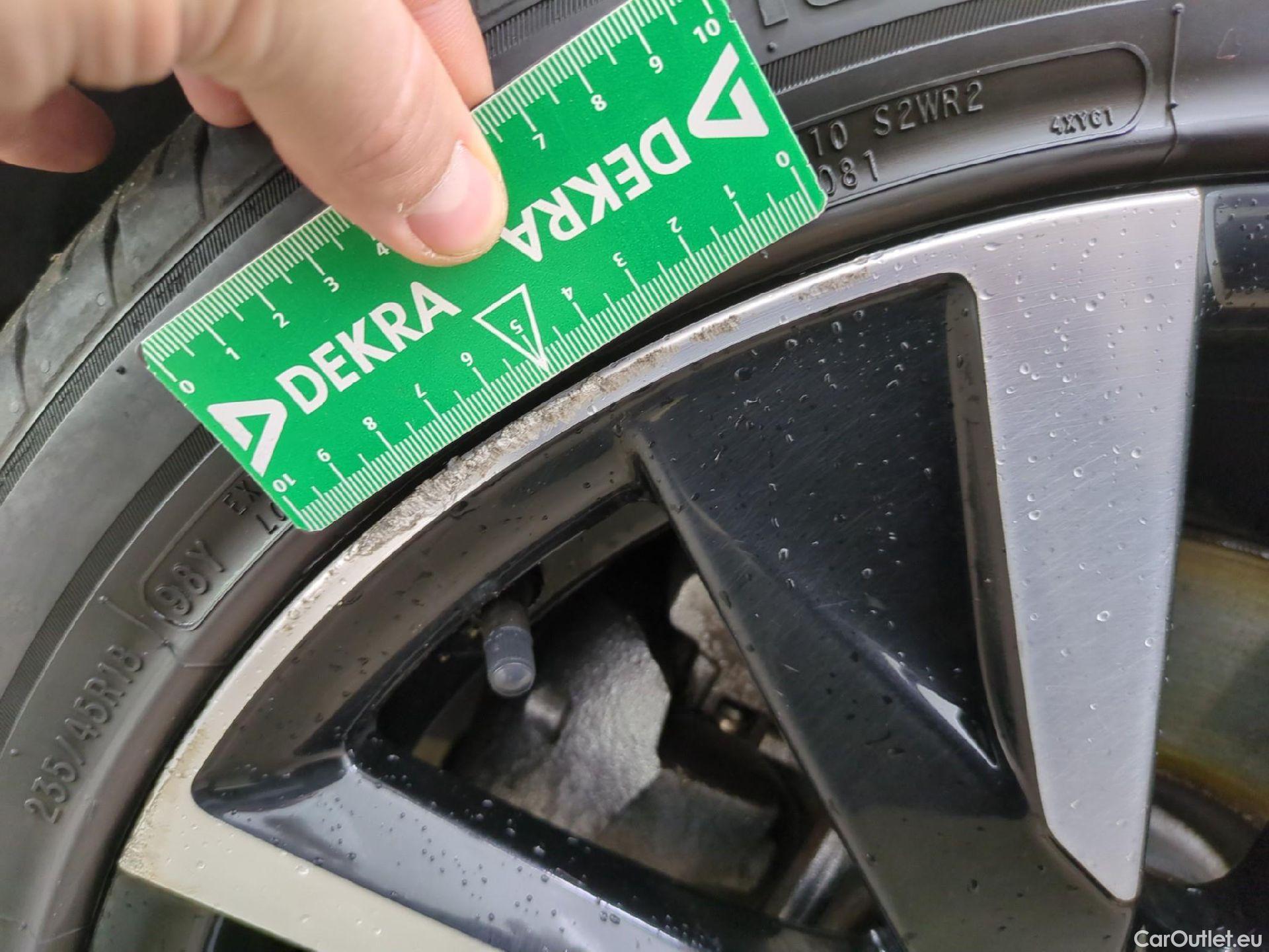  Peugeot  508 PEUGEOT  SW / 2018 / 5P / Break HYBRID 225 E-EAT8 GT #18