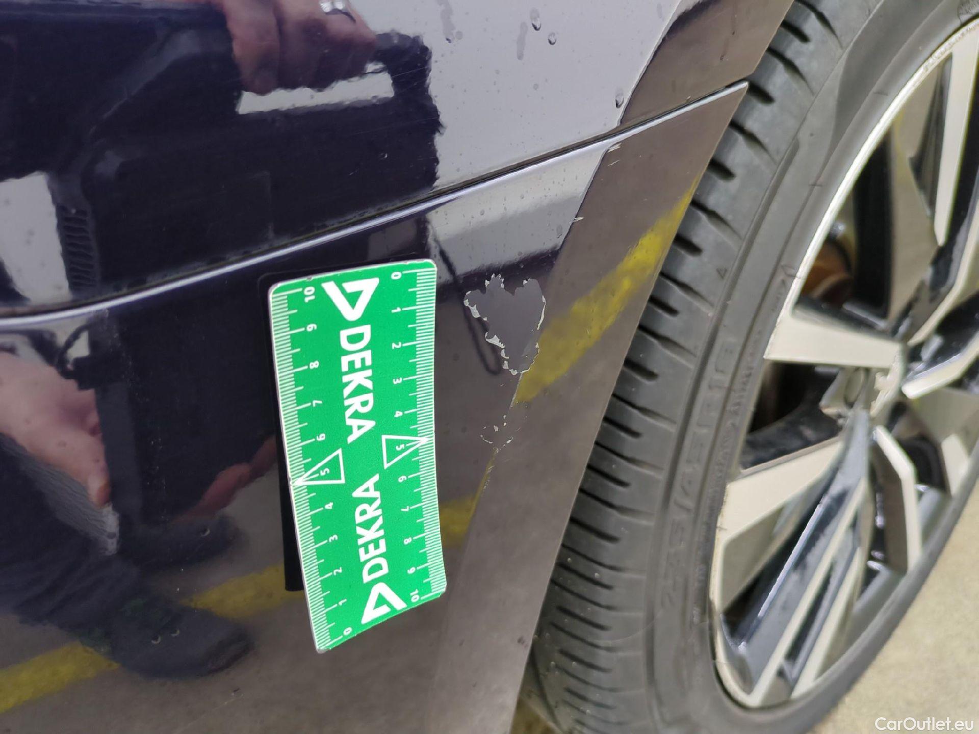  Peugeot  508 PEUGEOT  SW / 2018 / 5P / Break HYBRID 225 E-EAT8 GT #68