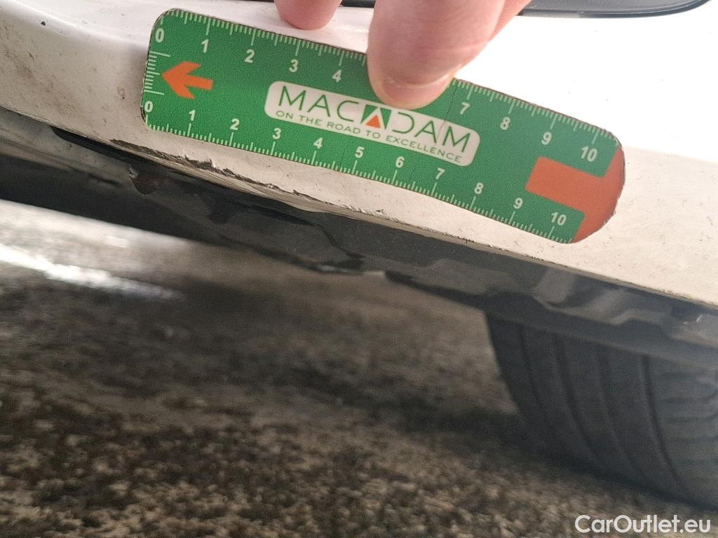  Toyota  Corolla TOYOTA  / 2018 / 5P / Berline Hybride 122h Dynamic Business Stage Acad #13