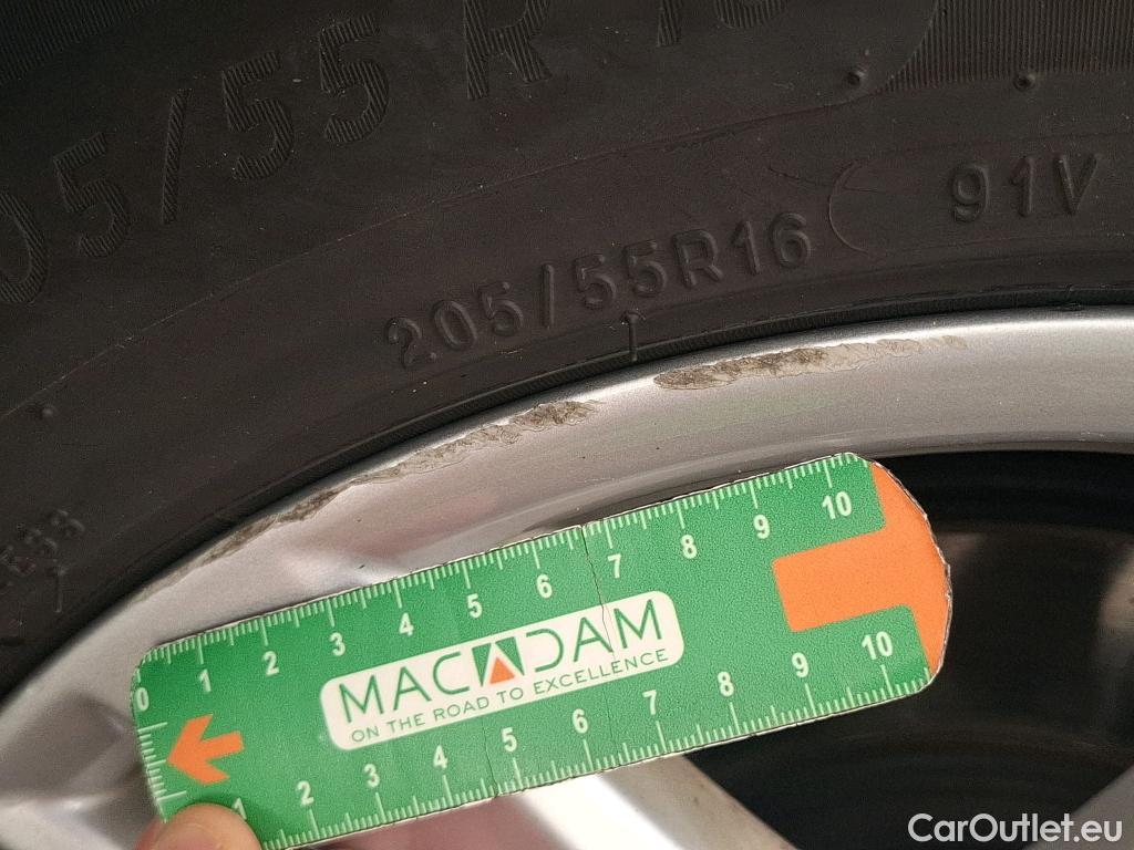  Toyota  Corolla TOYOTA  / 2018 / 5P / Berline Hybride 122h Dynamic Business Stage Acad #16