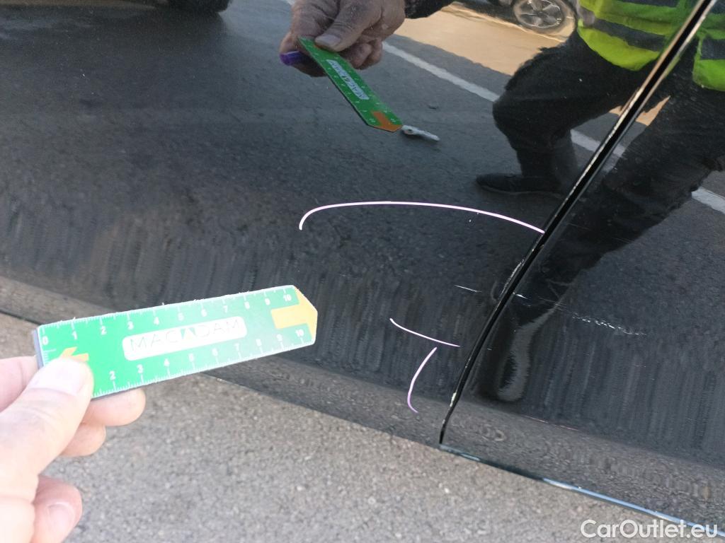  Mercedes  A-Klasse MERCEDES-BENZ Clase A / 2018 / 5P / berlina con portón A 250 e #4