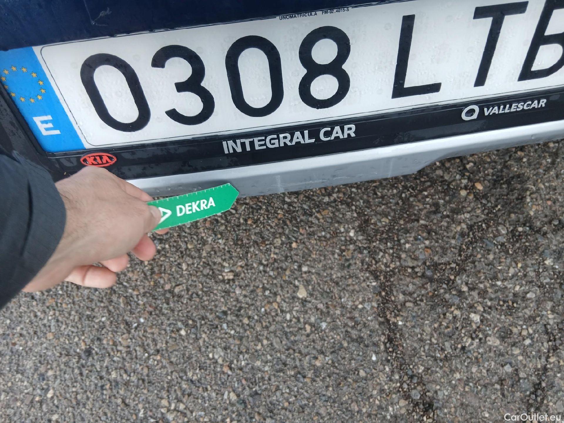  KIA  Niro KIA  / 2019 / 5P / crossover 1.6 GDi HEV 104kW (141CV) Drive #6