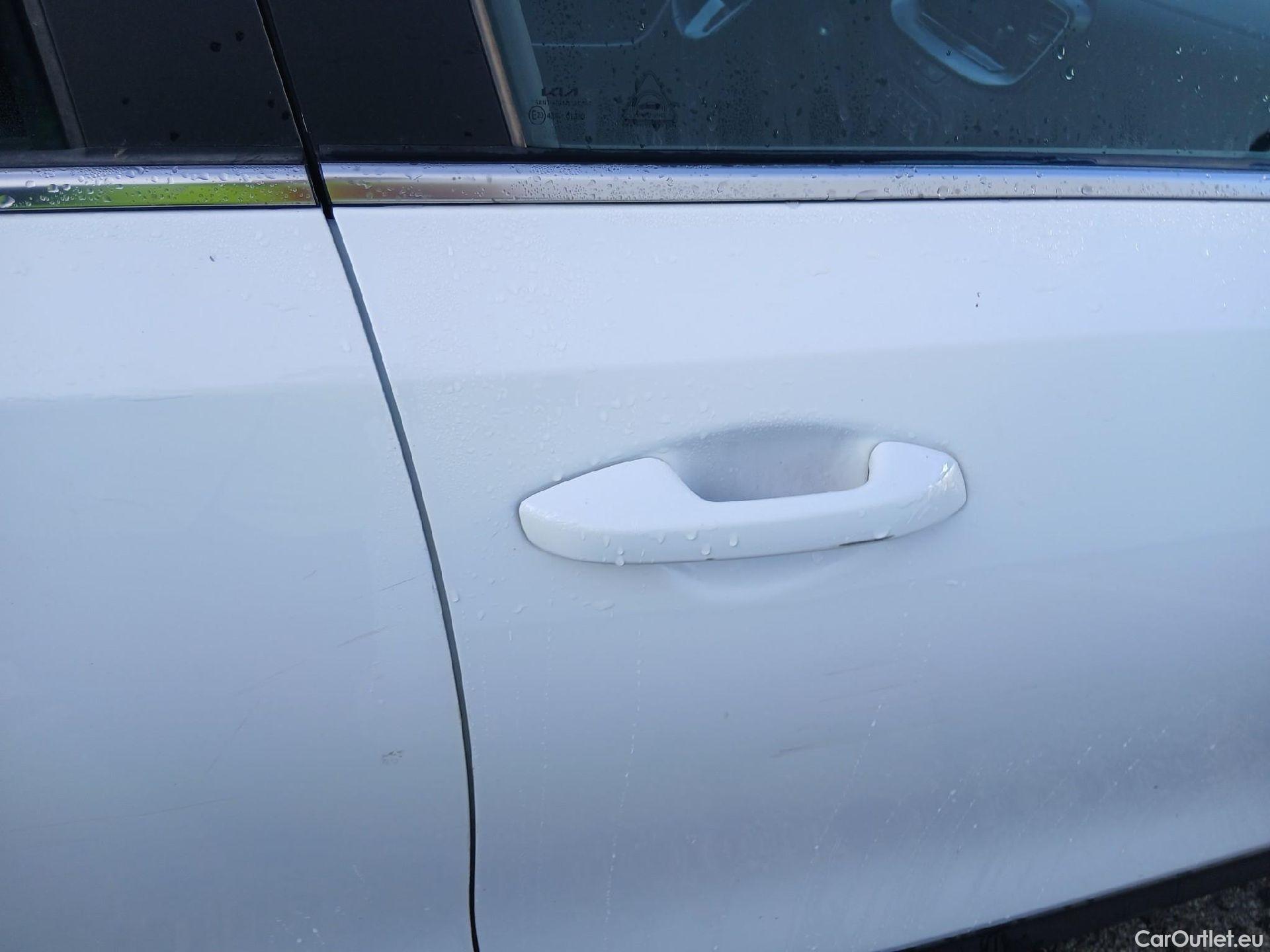  KIA  XCeed KIA  / 2019 / 5P / todoterreno 1.0 T-GDi Drive 88kW (120CV) #30