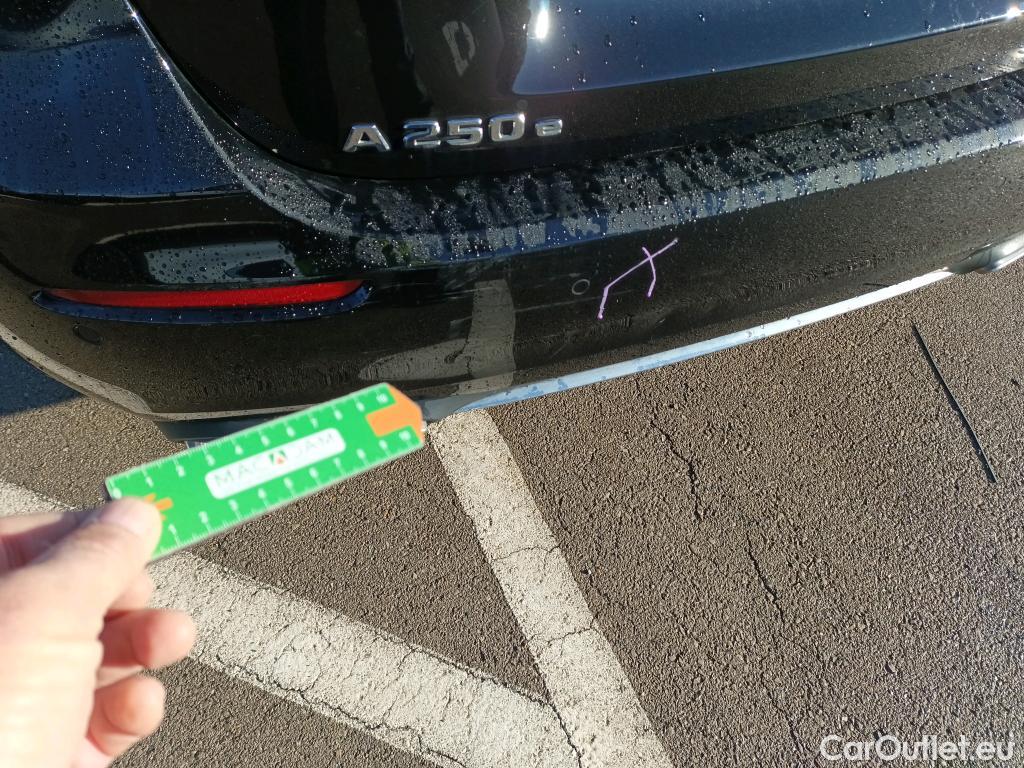  Mercedes  A-Klasse MERCEDES-BENZ Clase A / 2018 / 5P / berlina con portón A 250 e #16