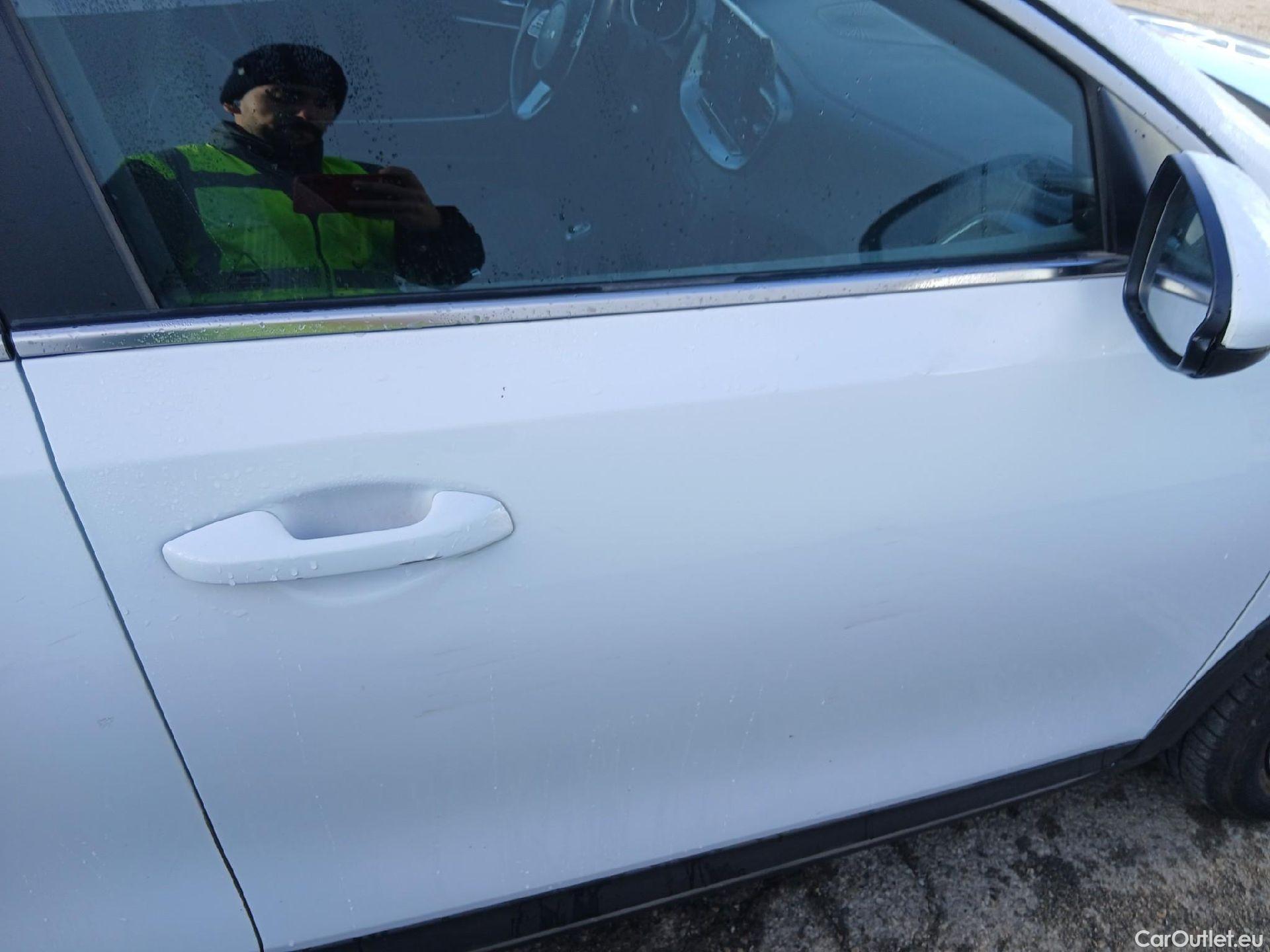  KIA  XCeed KIA  / 2019 / 5P / todoterreno 1.0 T-GDi Drive 88kW (120CV) #32