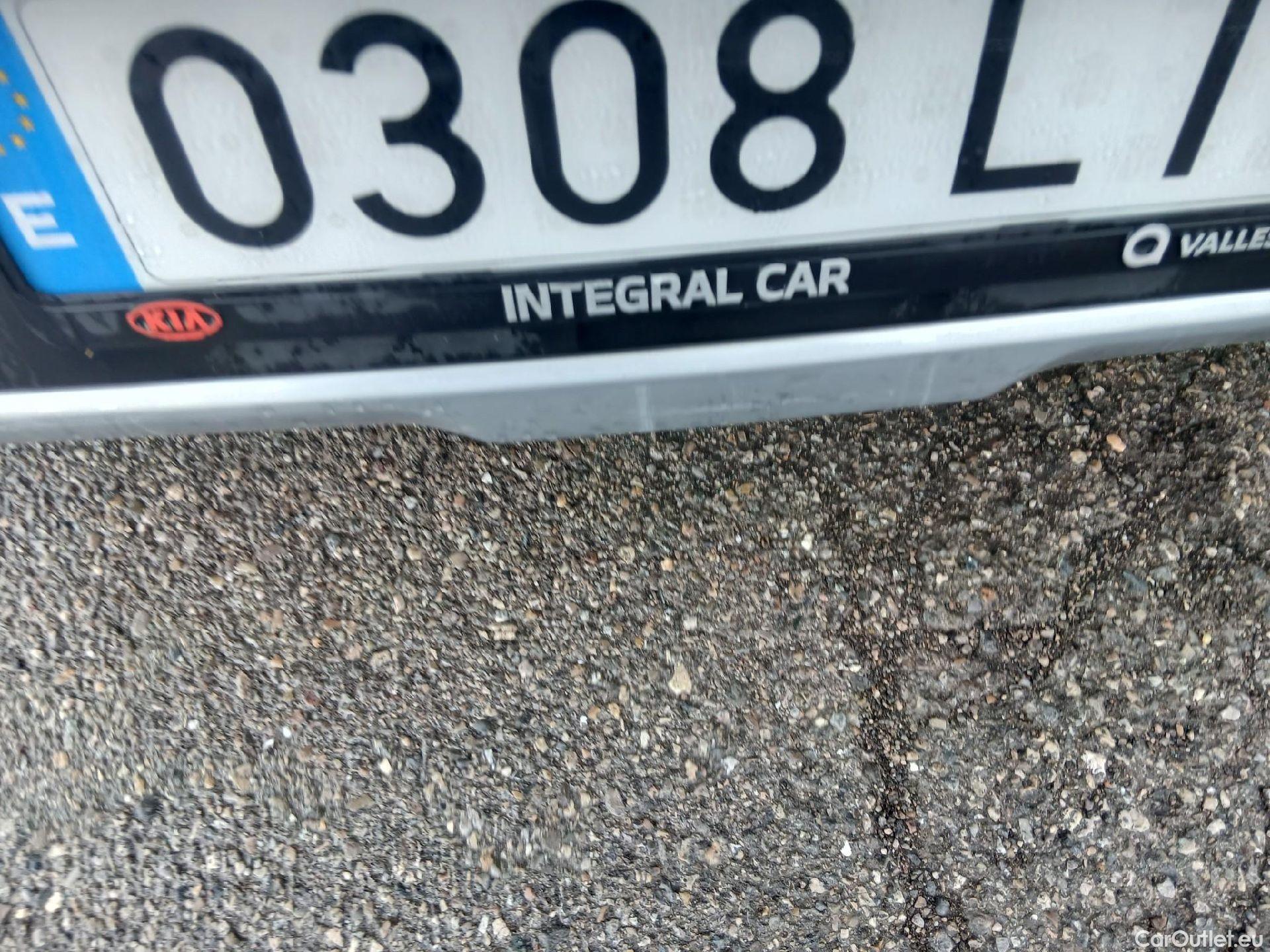  KIA  Niro KIA  / 2019 / 5P / crossover 1.6 GDi HEV 104kW (141CV) Drive #5