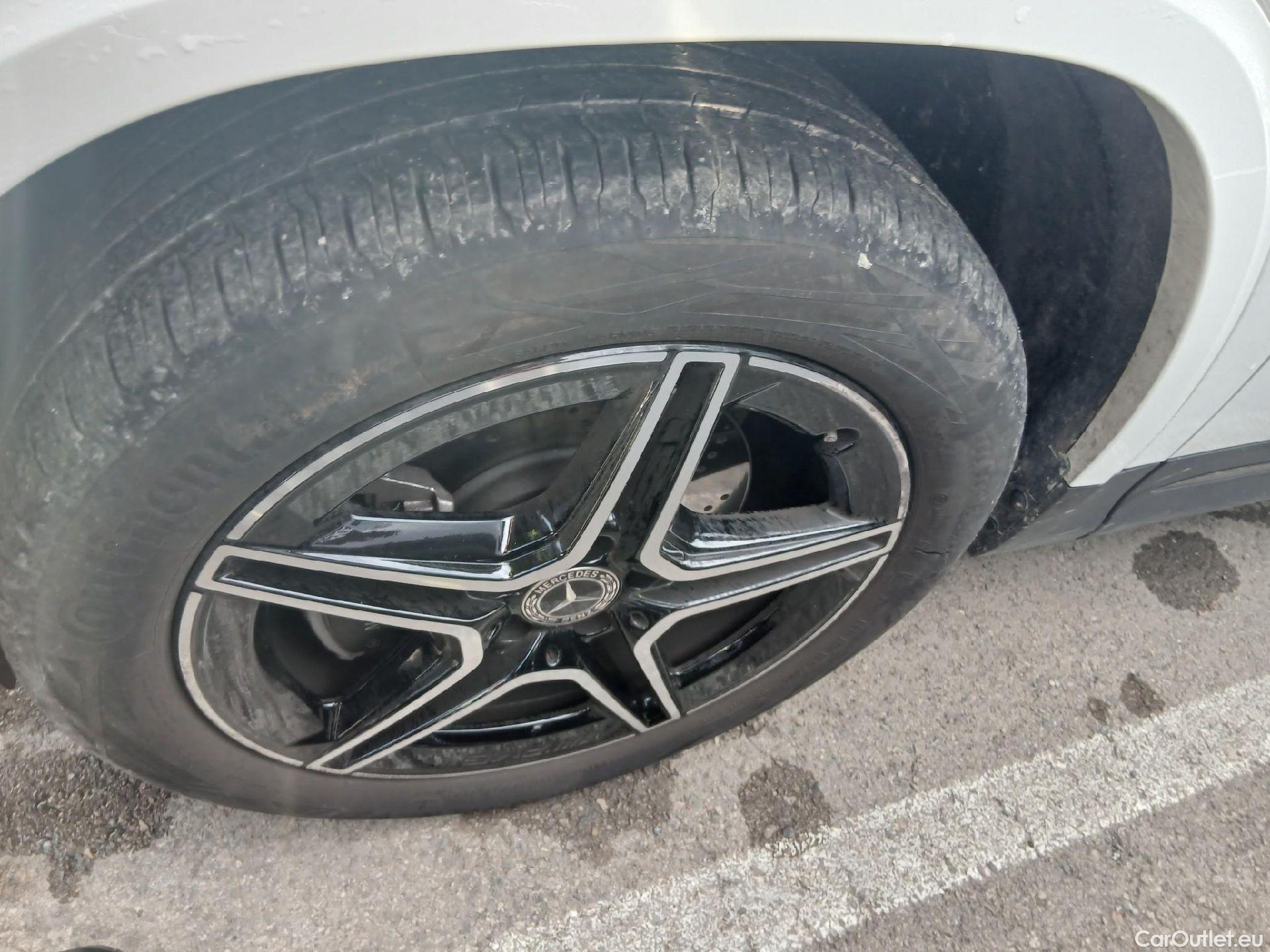  Mercedes  GLA Clase   250 e (247.785)AMG 1.3 AMG Line 220CV AT8 6E #4