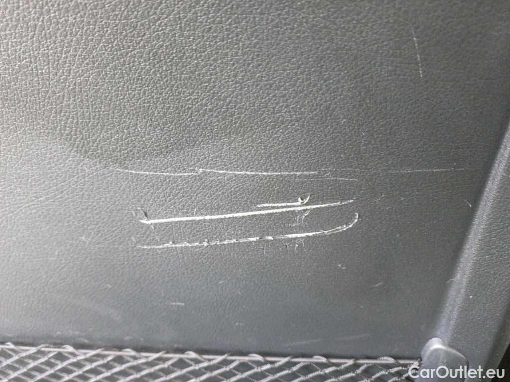  Mercedes  GLA MERCEDES-BENZ  / 2020 / 5P / todoterreno  200 D #2