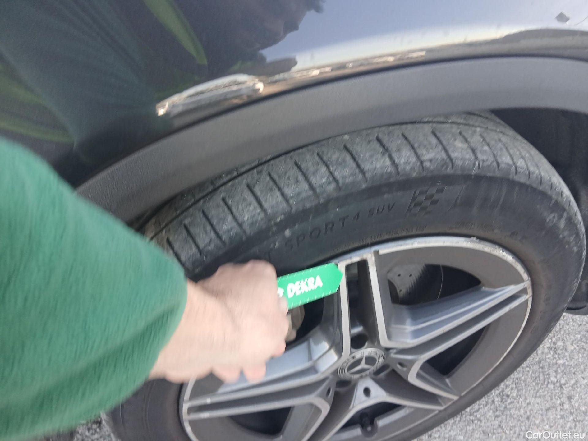  Mercedes  G-Klasee MERCEDES-BENZ GLC Coupé / 2019 / 5P / coupé GLC 220 d 4MATIC #24